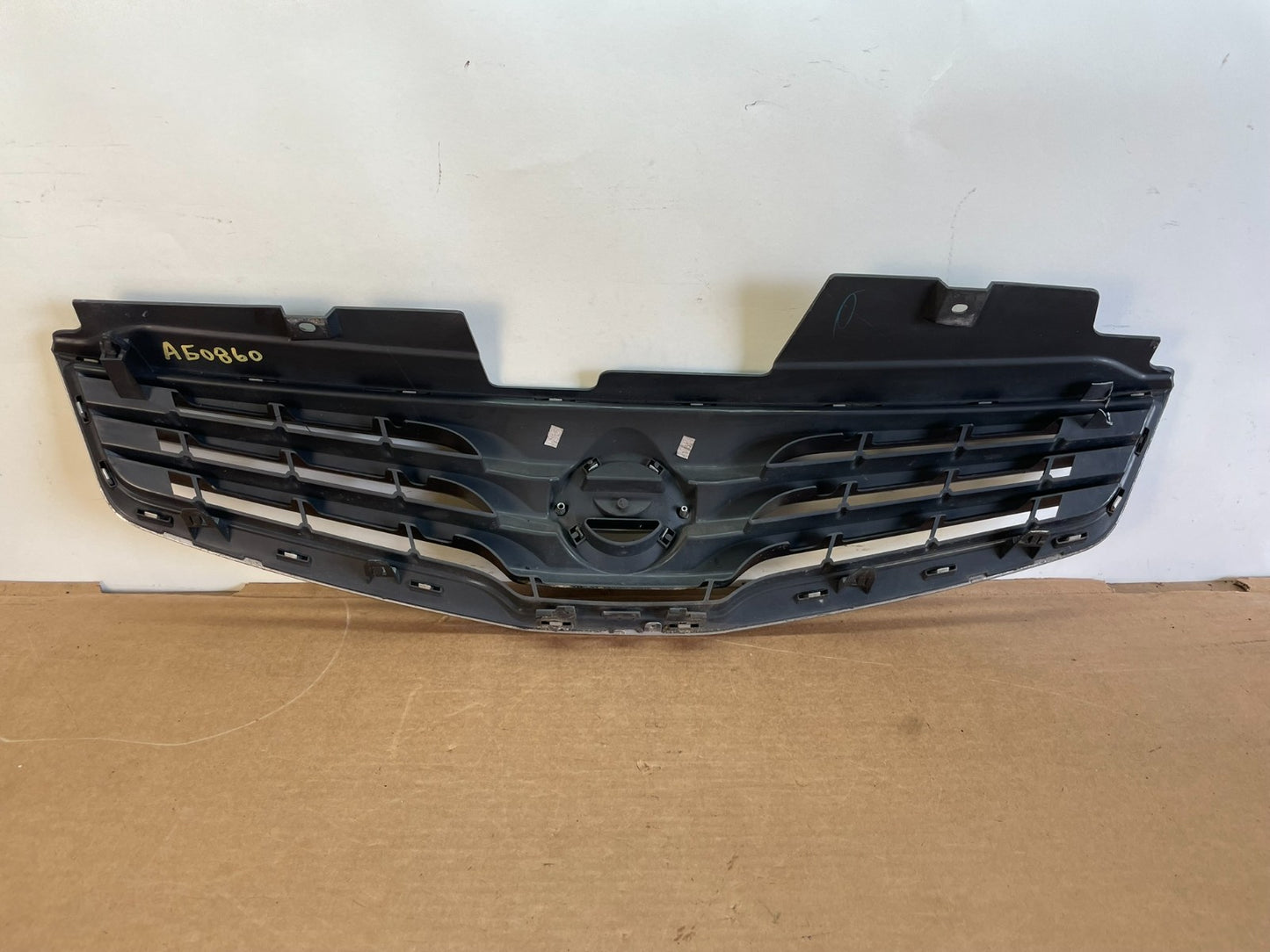 2010 to 2012 Nissan Sentra Front Upper Grill Grille AG0860 DG3