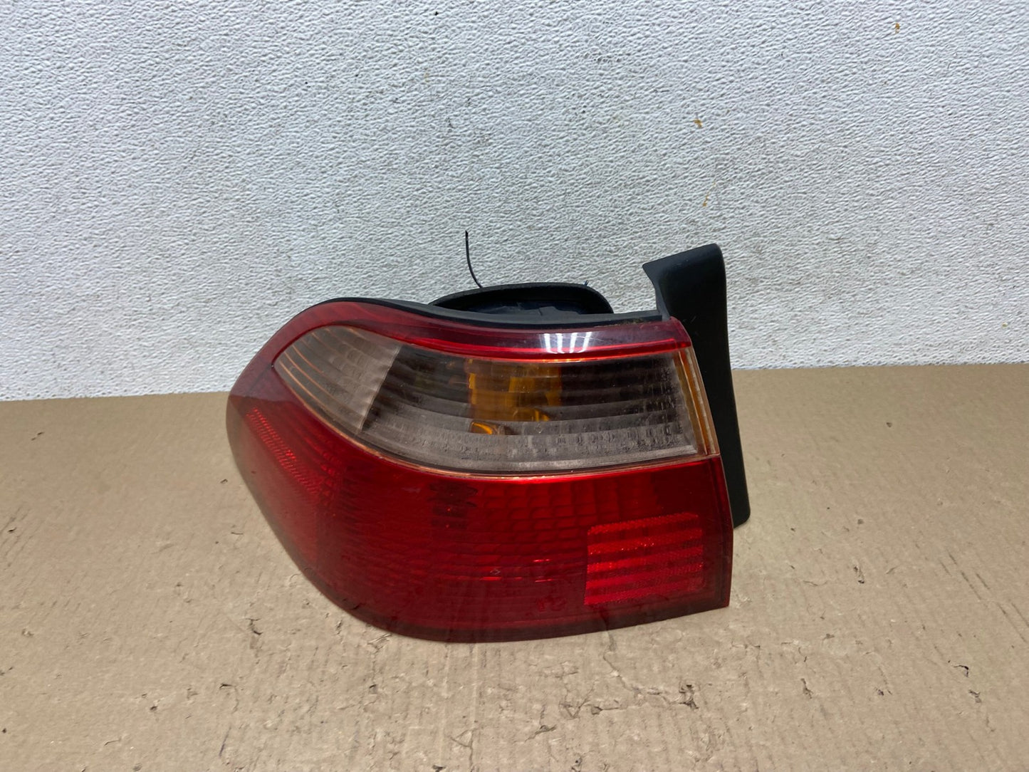 1998 to 2000 Honda Accord Sedan Tail light Left Driver LH Side AE9828 LK0