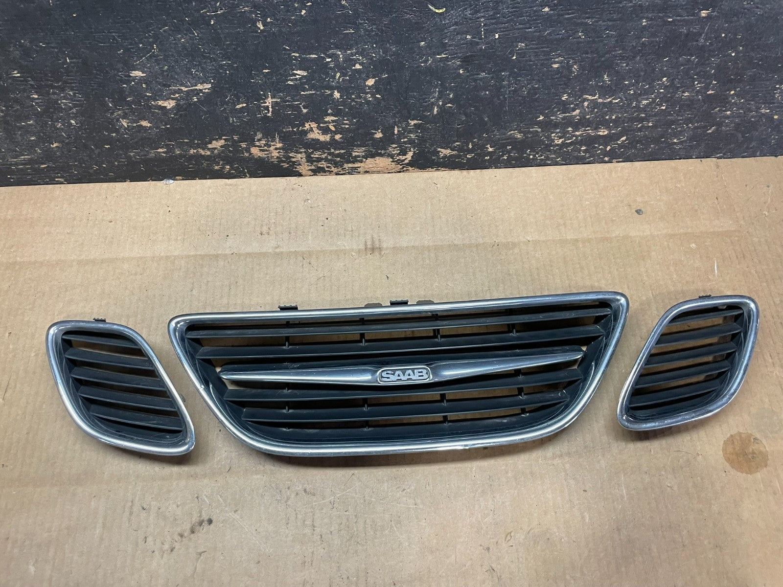2003 to 2007 Saab 9-3 Front Upper LH Center RH Set Grille Grill OEM AA9144 DG0