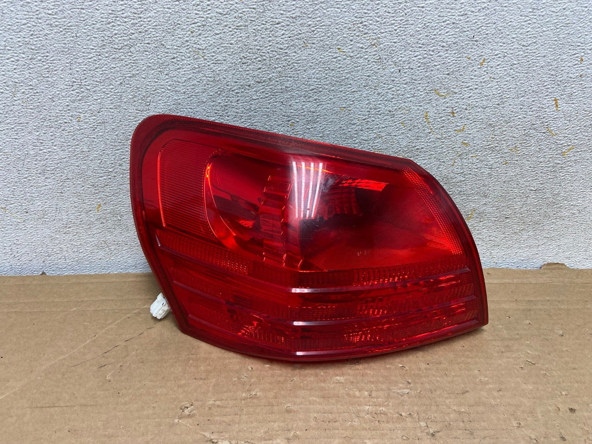 2008 to 2015 Nissan Rogue Left Driver Lh Side Tail Light AH8984 LK0