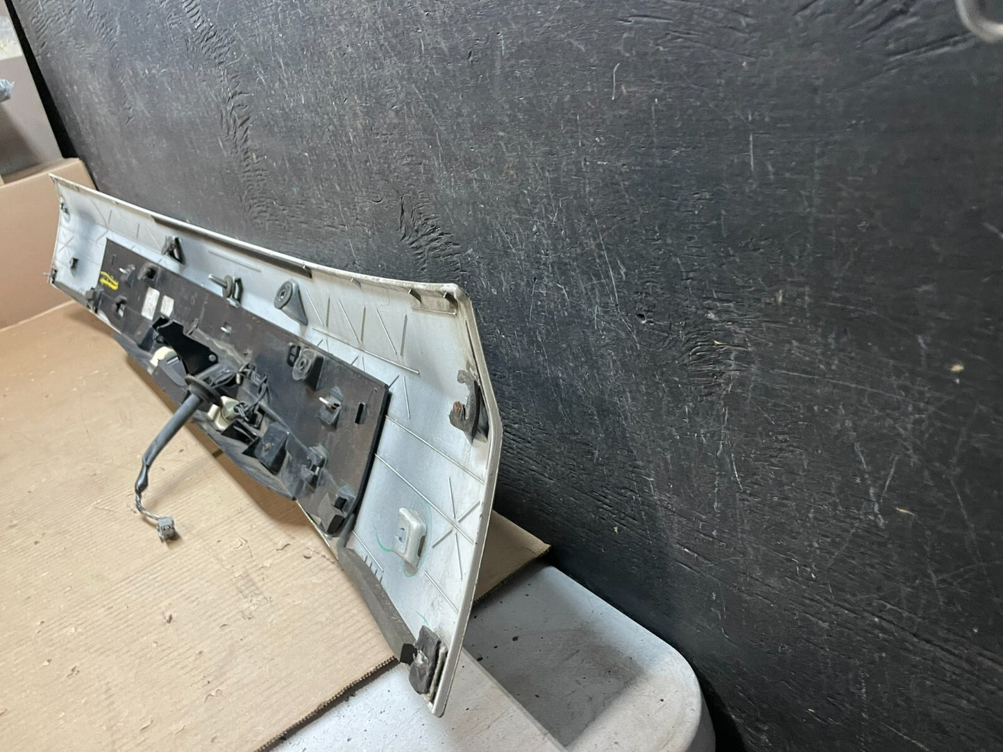 2011-2018 Dodge Grand Caravan Rear Tail Gate Trim Molding Panel OEM L9232 DG9