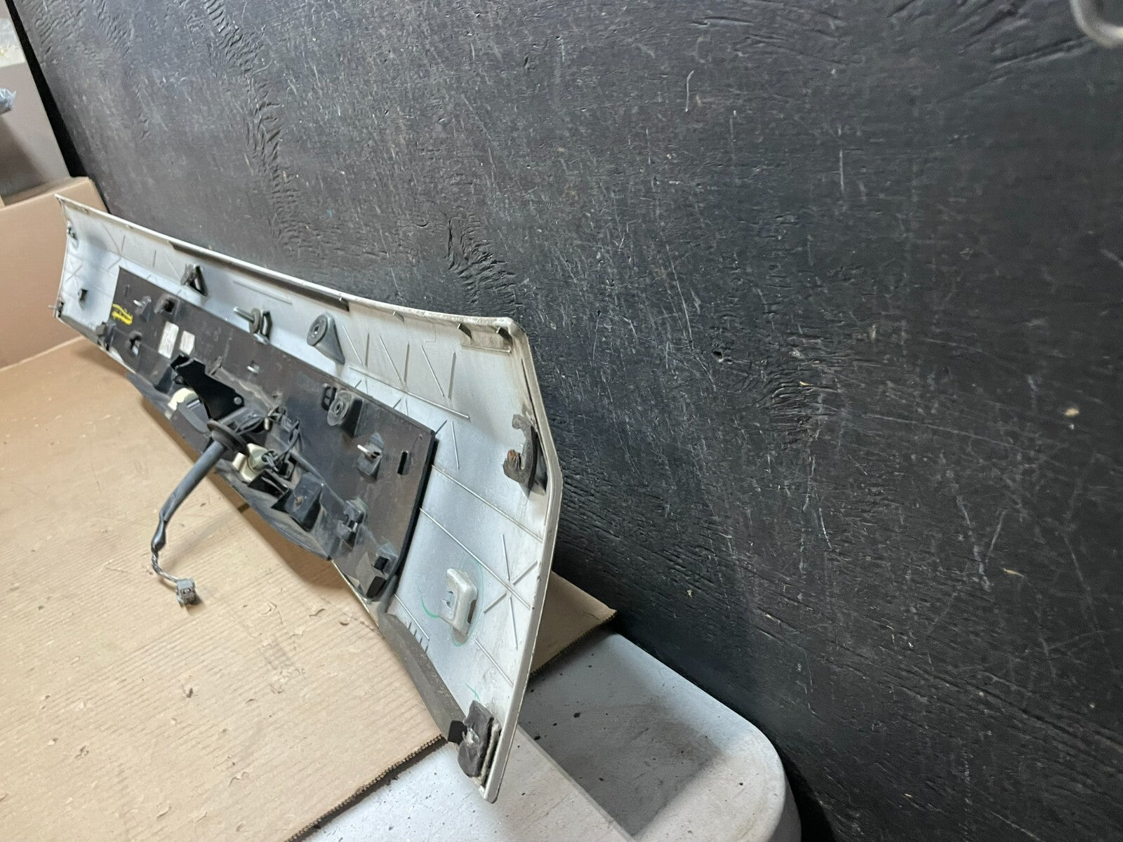2011-2018 Dodge Grand Caravan Rear Tail Gate Trim Molding Panel OEM L9232 DG9