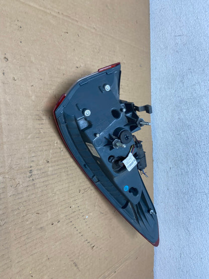 2013 to 2016 Ford Fusion Right Passenger RH Side Tail Light AD0912 LK4