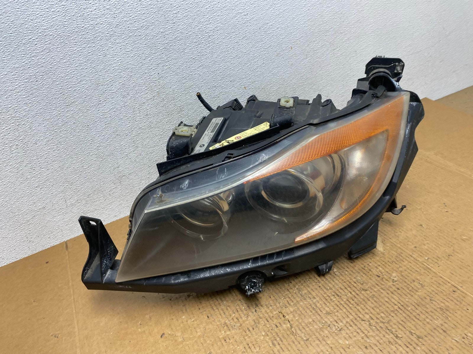 2006 to 2008 BMW 3 Series Left Driver LH AFS Xenon HID Headlight AE1441 DW2
