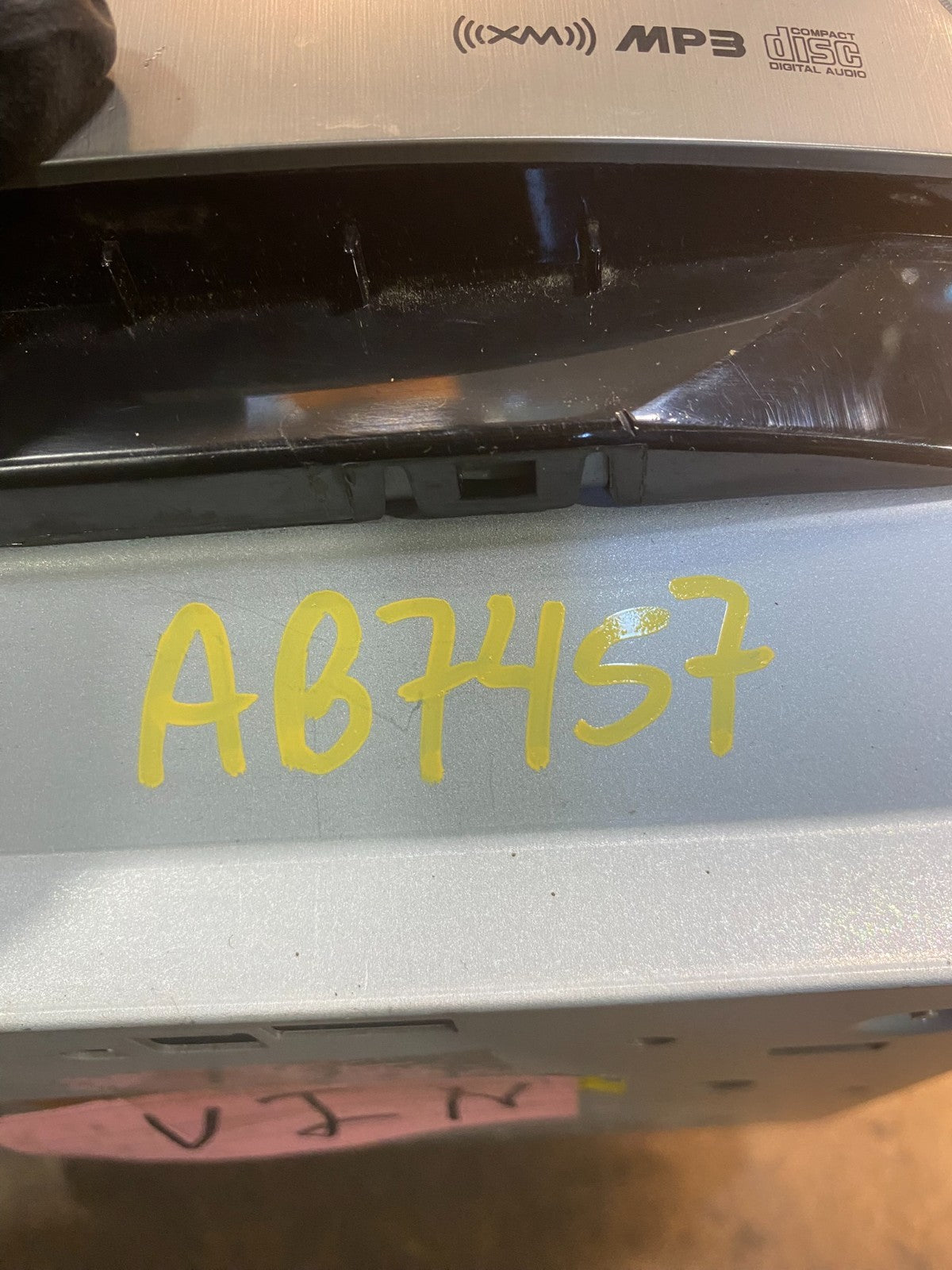 2011-2014 Hyundai Genesis Am Fm Cd Player Radio Receiver OEM ab7457 DG7