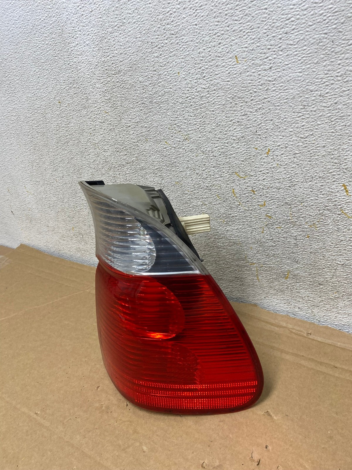 2004 2005 2006 BMW E53 X5 Right Passenger Rh Side Tail Light AH8223 LK2