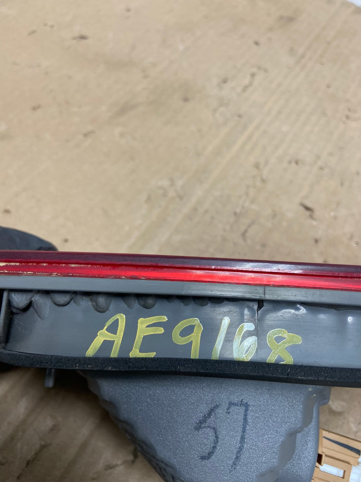 2000 to 2001 Toyota Camry Tail Light Inner Left Driver Lh Inner AE9168 LK6