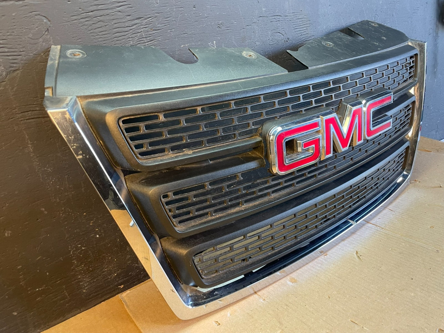 2010 to 2015 Gmc Terrain Front Upper Grill Grille Aftermarket AB7886 DG1