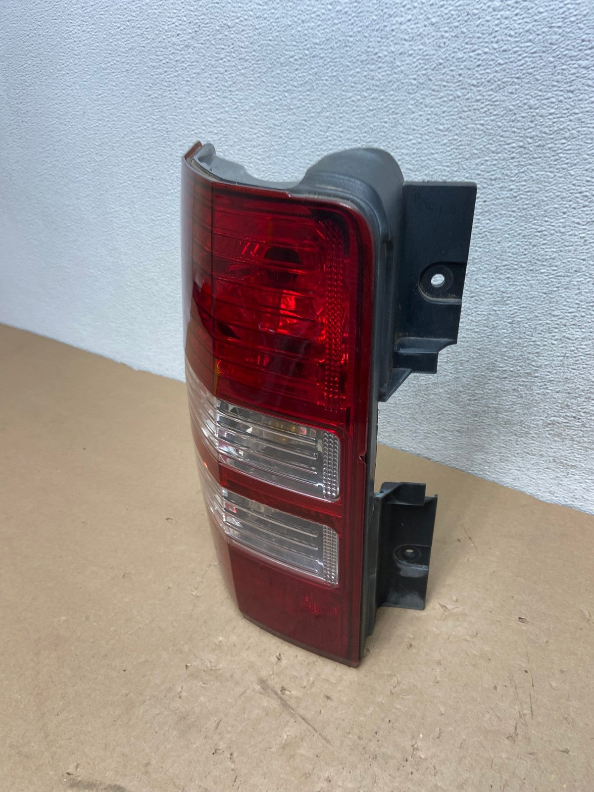 2008 to 2012 Jeep Liberty Left Driver Side Lh Tail Light AG4120 LK1