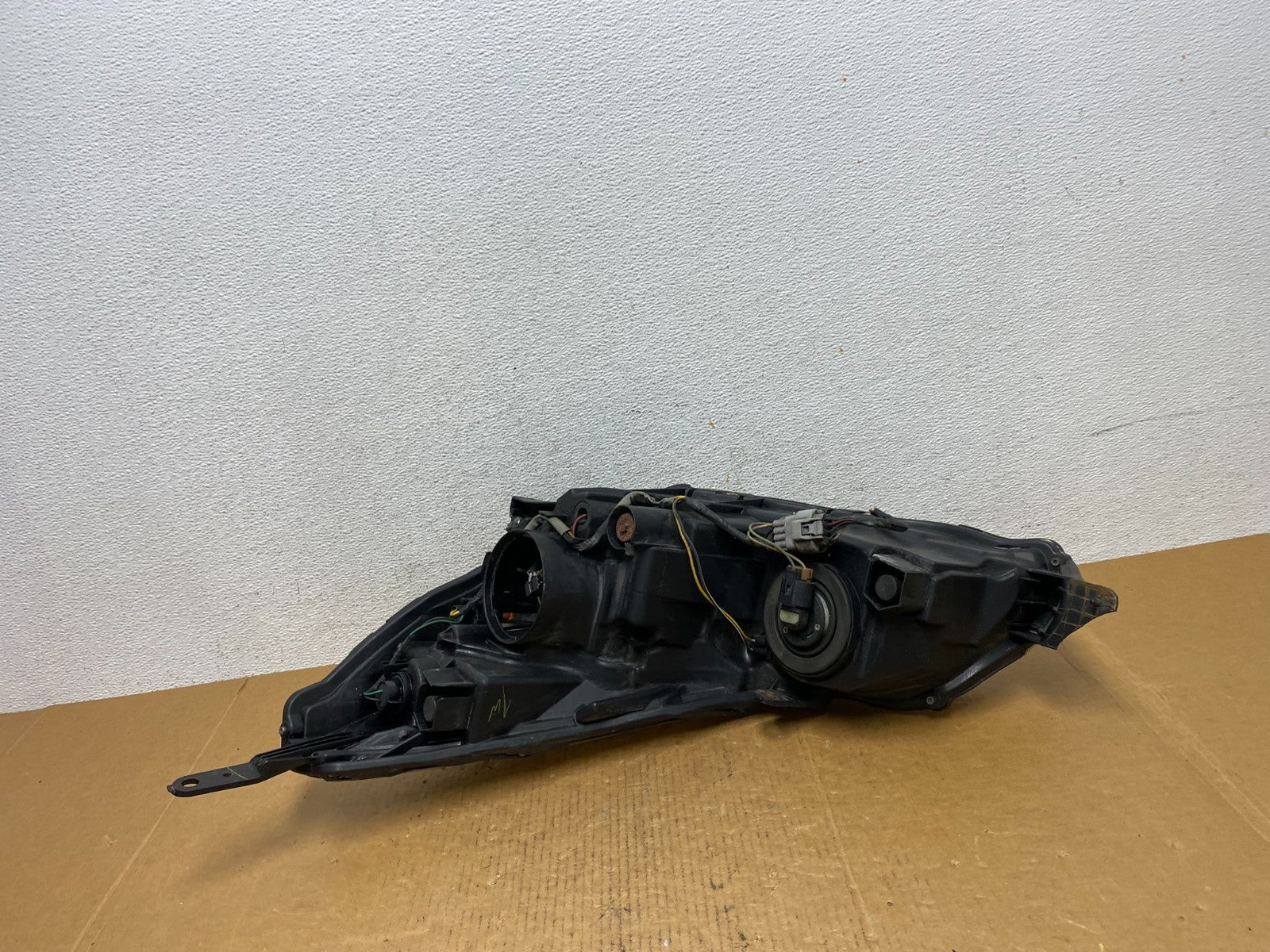 2013 - 2014 Subaru Legacy Outback Right Passenger Headlight AD9292 DW6