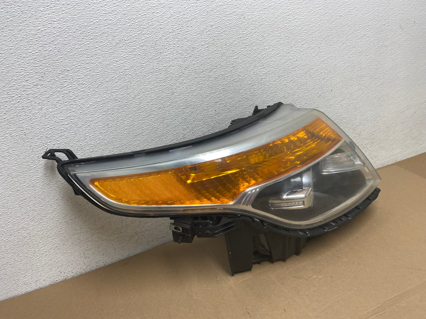 2011 to 2015 Ford Explorer Right Passenger Xenon Headlight AF4358 LK2