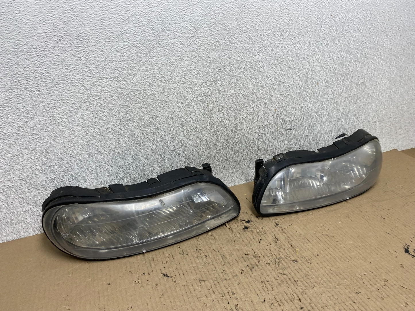 1997 to 2003 Chevrolet Malibu Left+Right Side Headlights AF6009 DW2