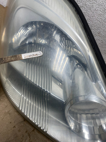 2004-2005 Toyota Sienna Right Passenger Halogen Headlight AG5928 DW3