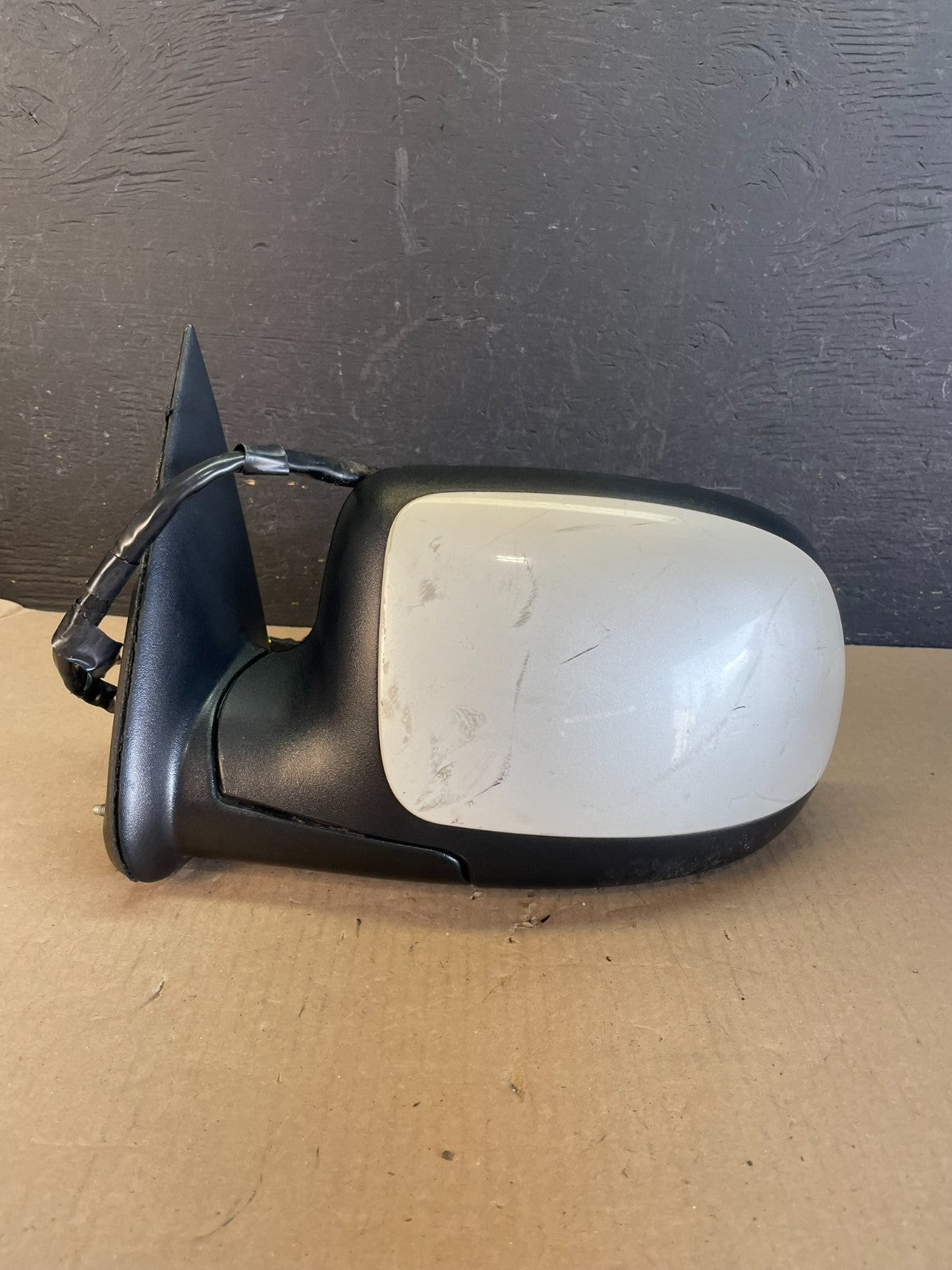 2003-2006 Chevrolet Tahoe Suburban Left Driver LH Turn Door Mirror AE1130 DW0