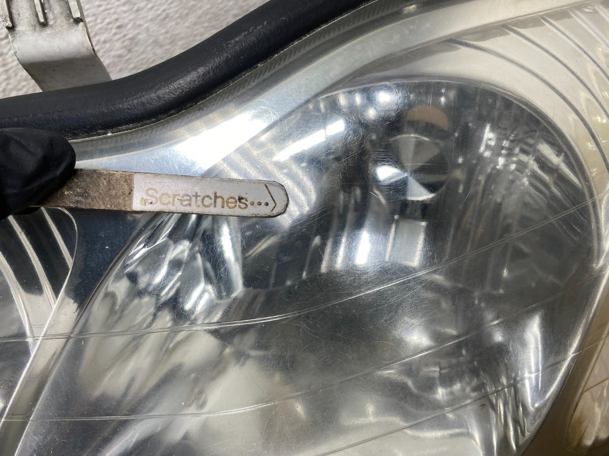 2000 to 2004 Toyota Avalon Halogen Left+Right Headlights AH5946 DW4