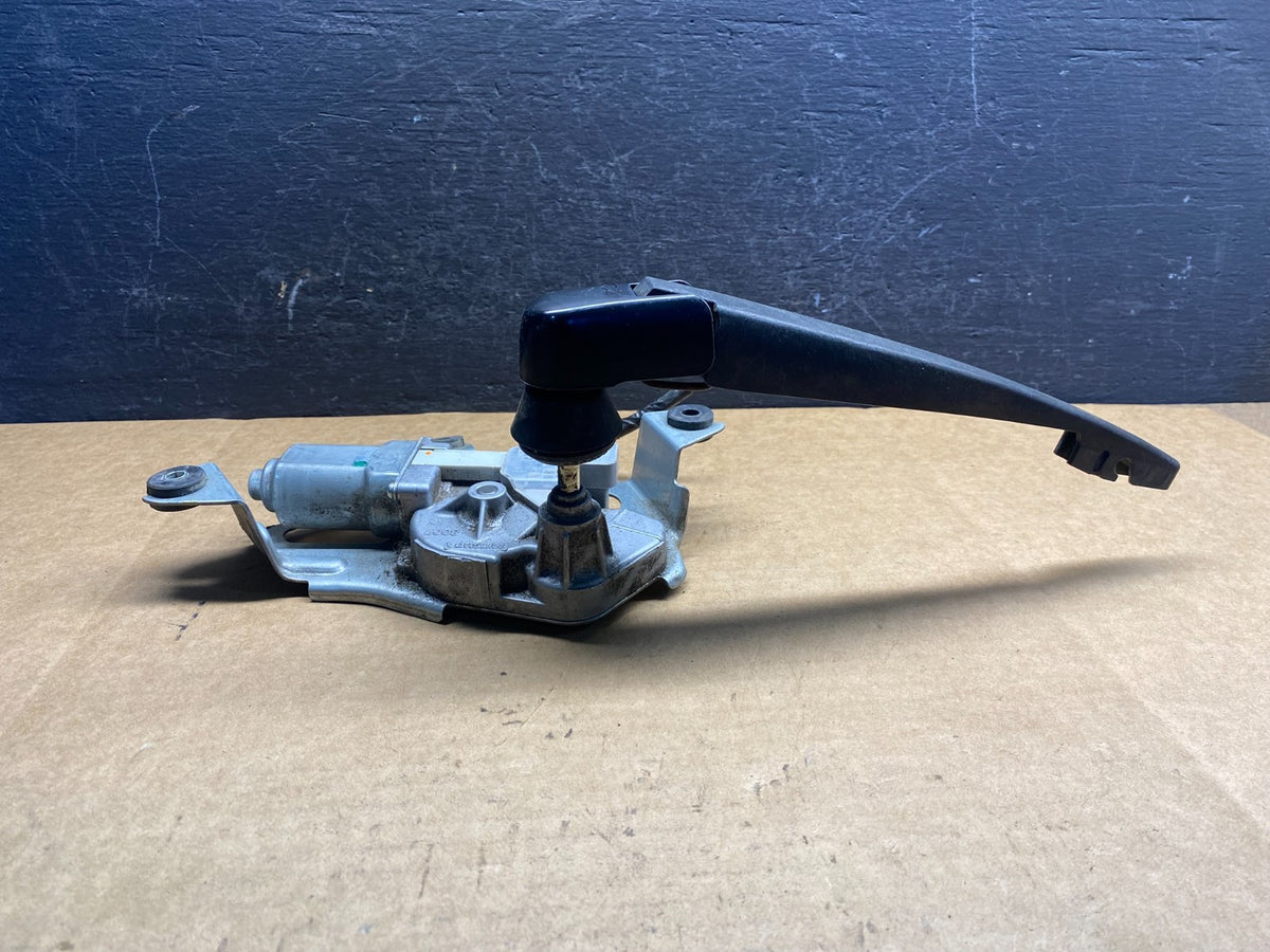 2011 to 2017 Nissan Quest Rear Wiper Motor AD75043