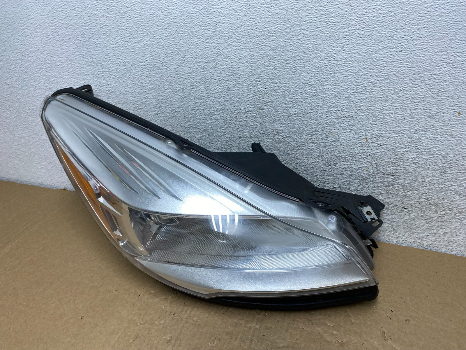 2013 - 2016 Ford Escape Headlight Right Passenger RH Side Halogen AF7380 DW1