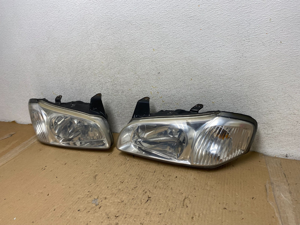 2000 to 2001 Nissan Maxima Left + Right Set Halogen Headlights AH2852 DW2