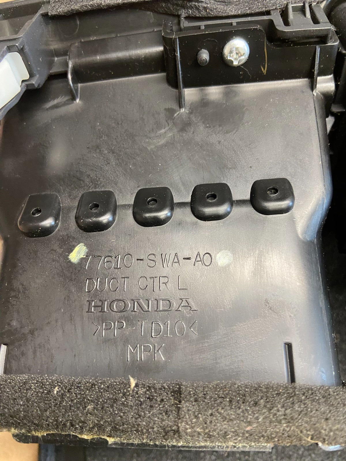 2007 to 2011 Honda CRV CR-V Front Center Panel Clock Air Vent ag8557 DG6