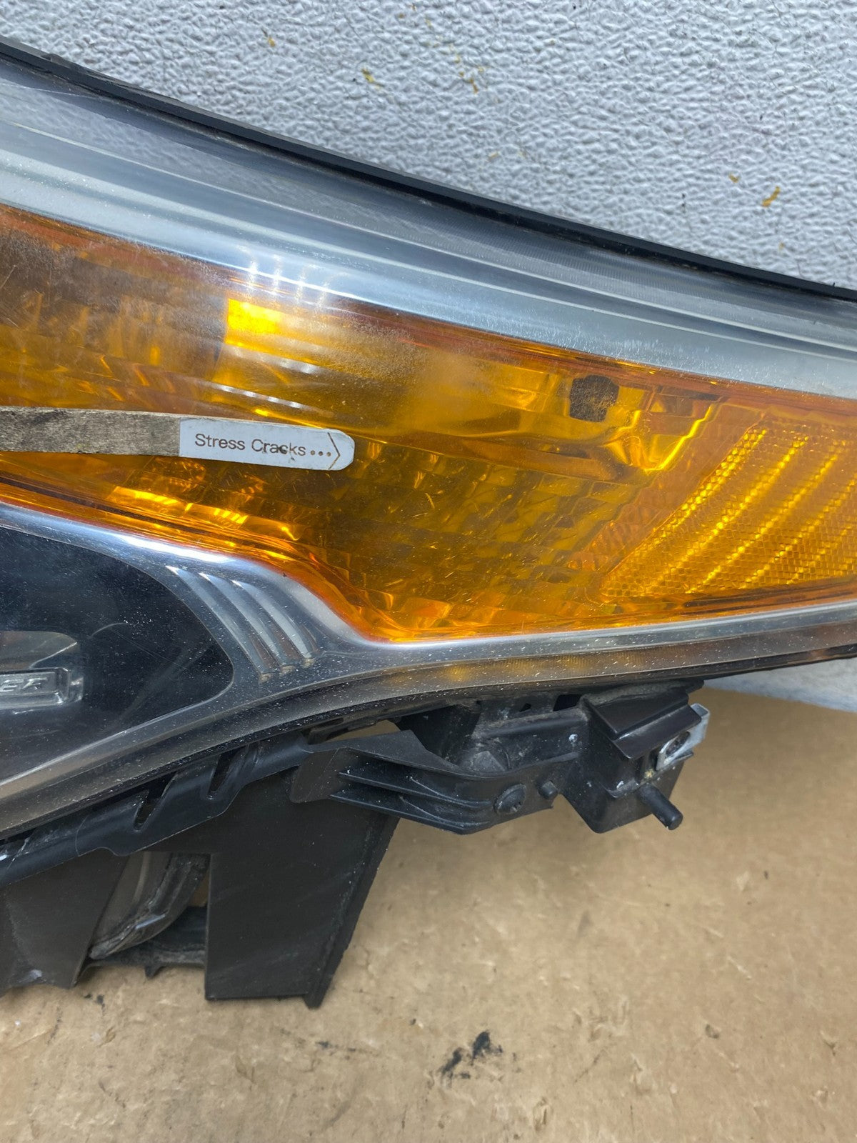 2011 to 2015 Ford Explorer Left Driver LH Halogen Headlight AI3496 DW4