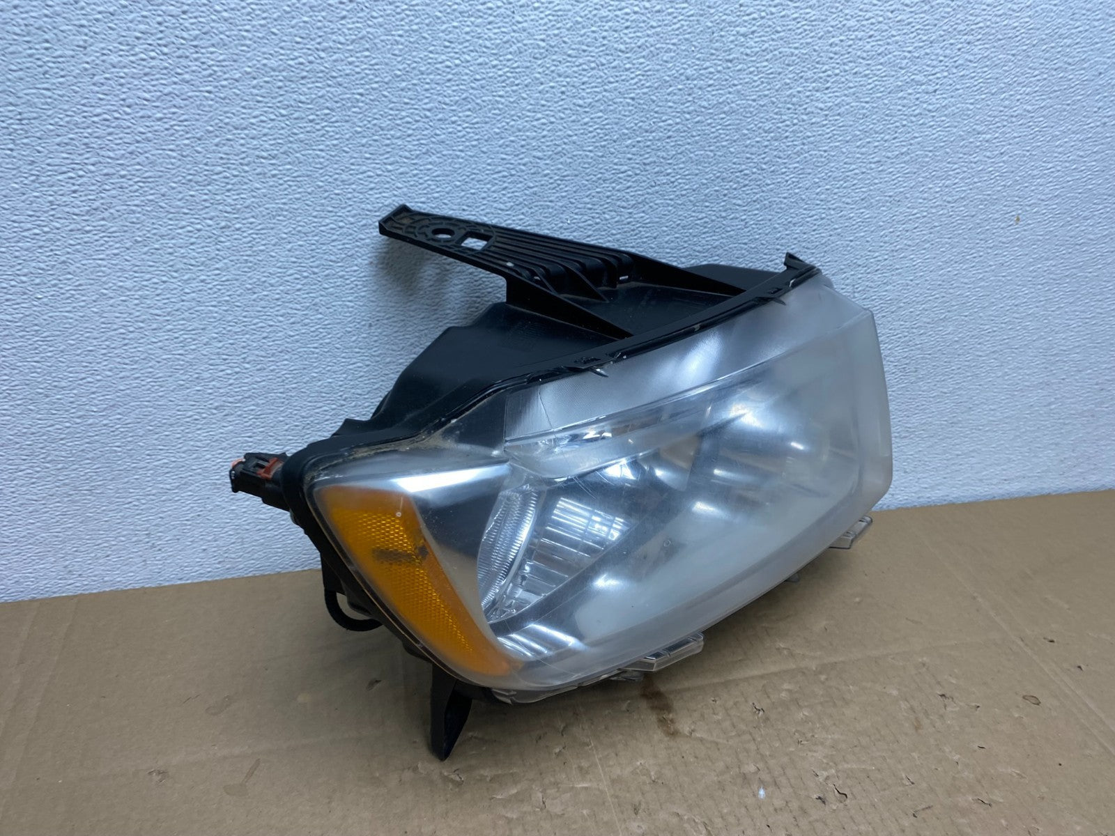2011-2013 Jeep Grand Cherokee Right Passenger Halogen Headlight AC3842 DW2