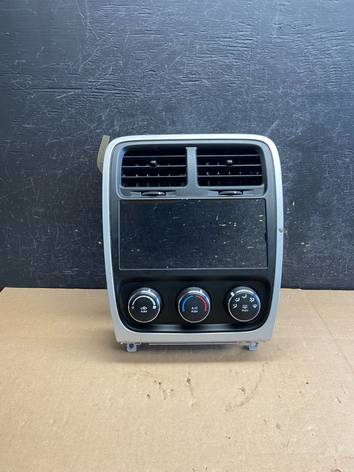 2010 to 2012 Dodge Caliber Dash Radio Center Bezel Climate Dash AI3233 DG0