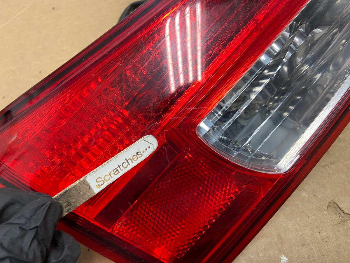 2010-2014 Subaru Outback Left Driver Lh Side Inner Tail Light AH8915 LK3