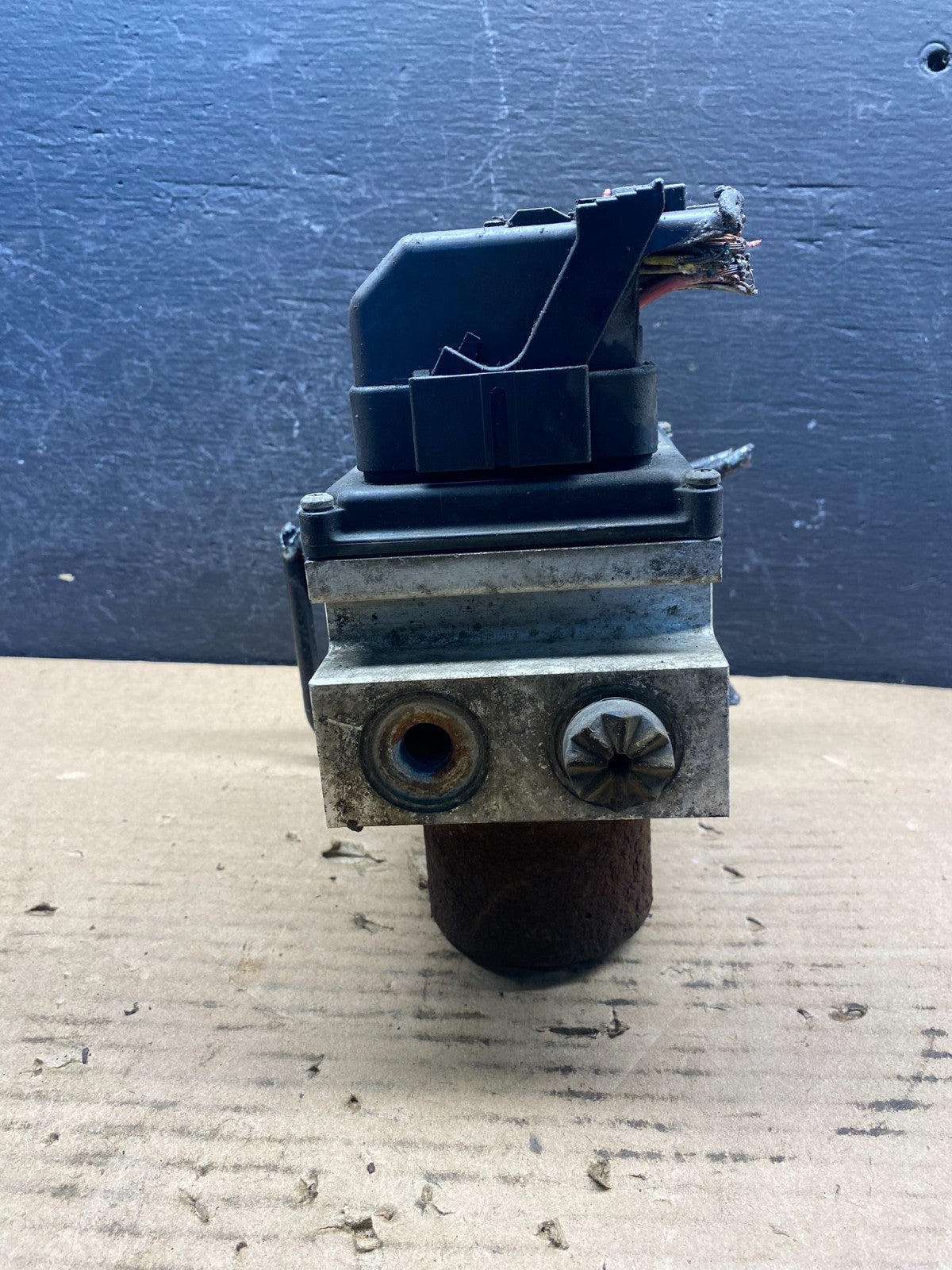 2012-2017 Chevrolet Express GMC Savana ABS Anti Lock Brake Pump AE2121 DW3