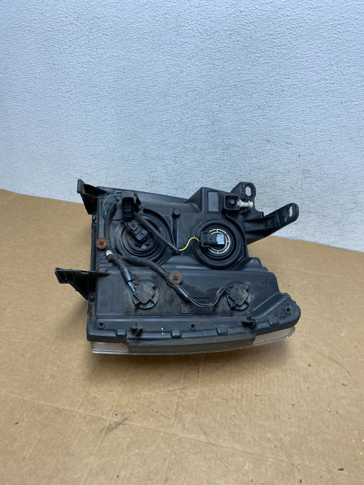 2007 to 2014 Chevrolet Silverado Right Passenger RH Side Headlight AD6100 DW6