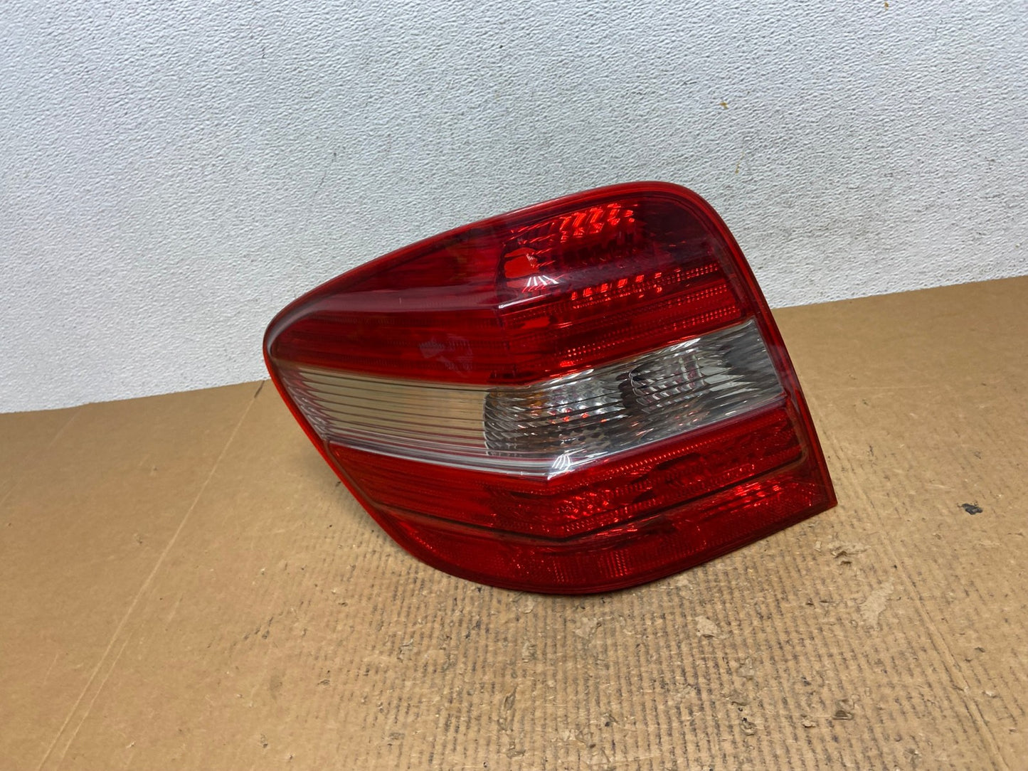 2006 - 2008 Mercedes ML 350 Ml-Class Left Driver Lh Tail Light AE2667 LK0