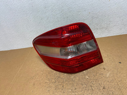 2006 - 2008 Mercedes ML 350 Ml-Class Left Driver Lh Tail Light AE2667 LK0