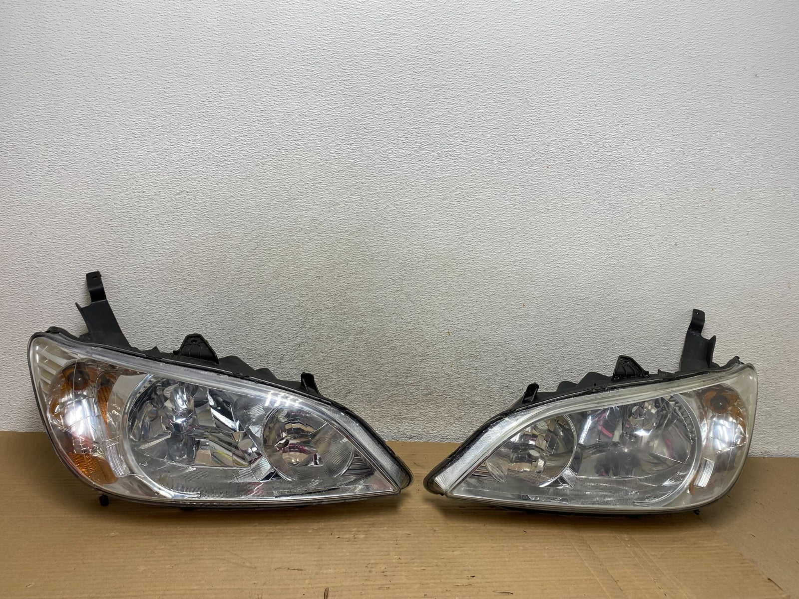 2004 to 2005 Honda Civic Left+Right Set Side Chrome Headlights AG8922 DW0