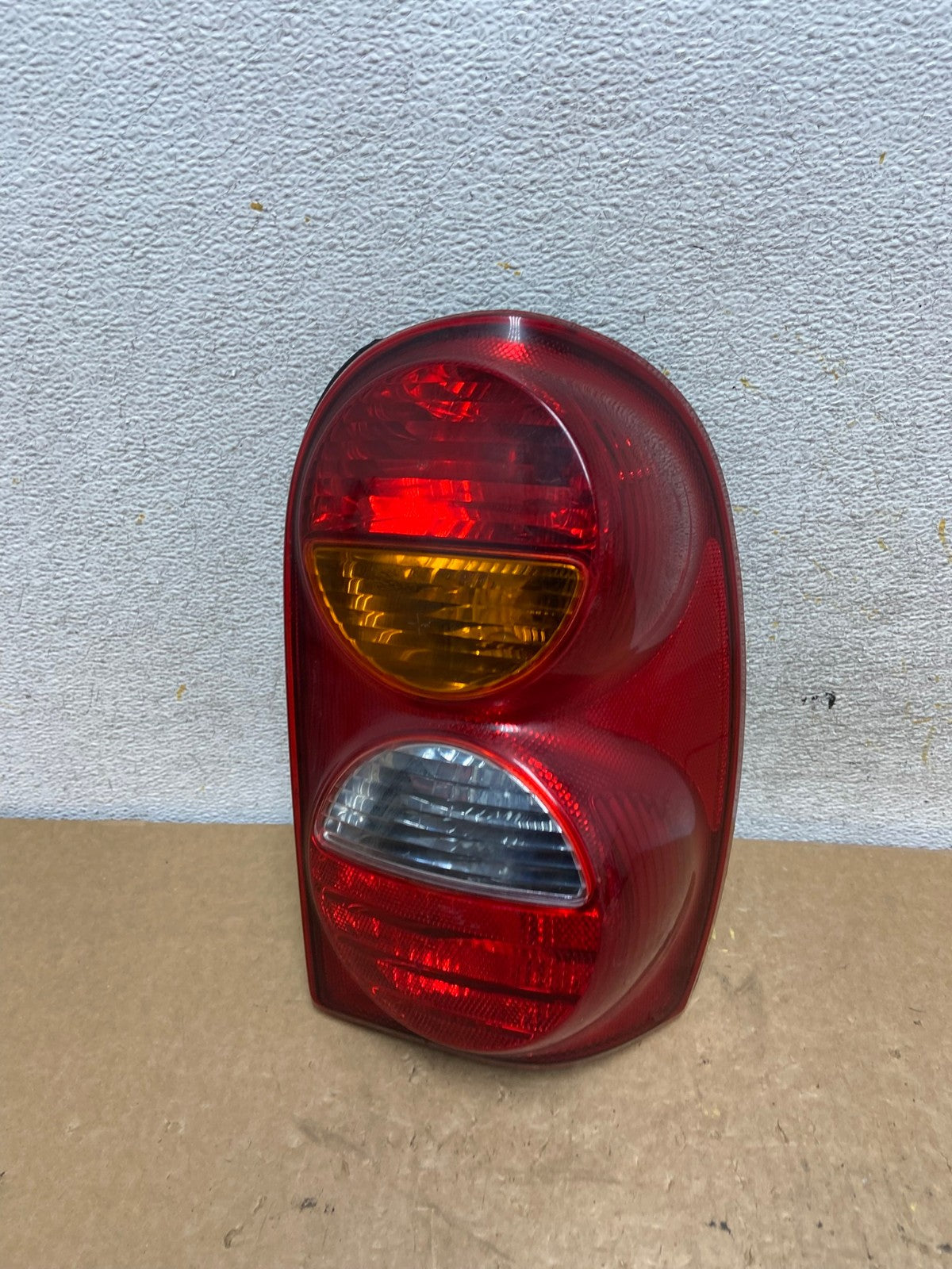 2002 2003 2004 Jeep Liberty Right Passenger Rh Side Tail Light AI3623 LK0