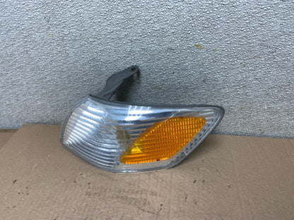 2000 - 2001 Toyota Camry Front Left Driver Lh Turn Signal AB2474 DW1