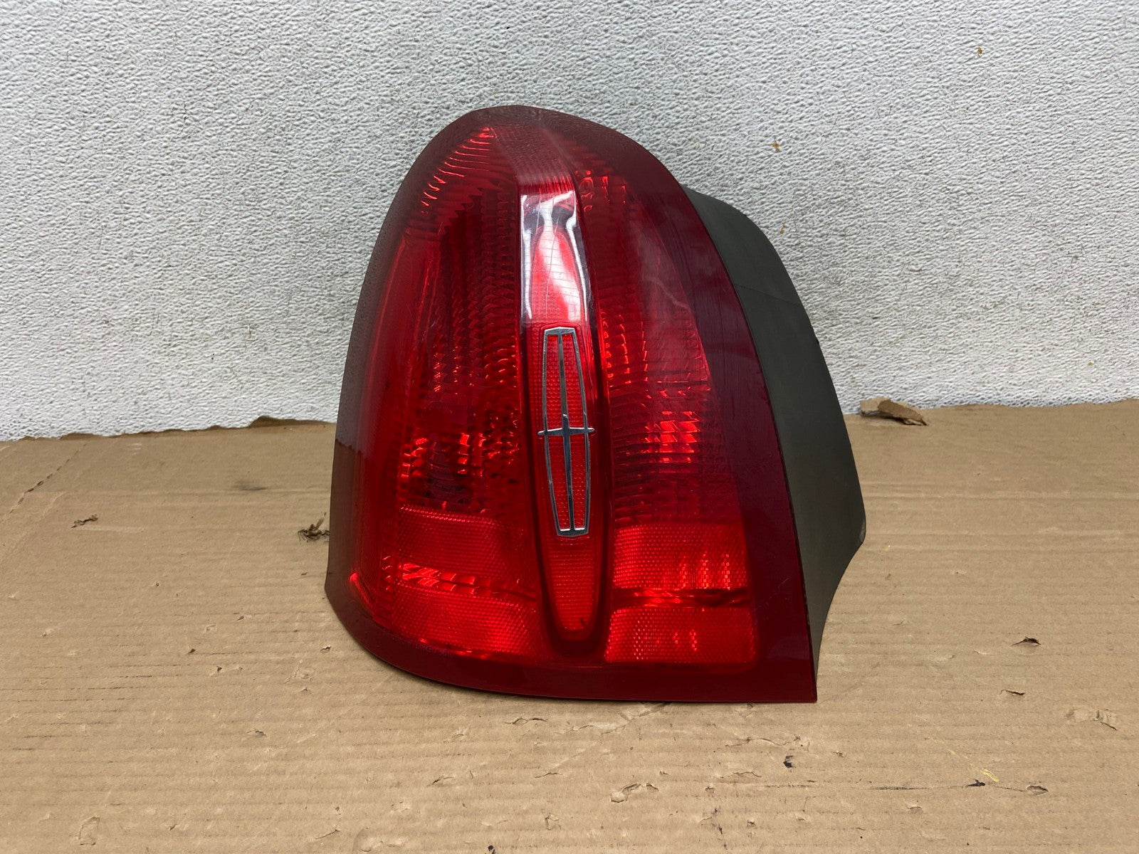 1998 to 2002 Lincoln Town Car Left Driver Lh Tail Light AG8174 LK0