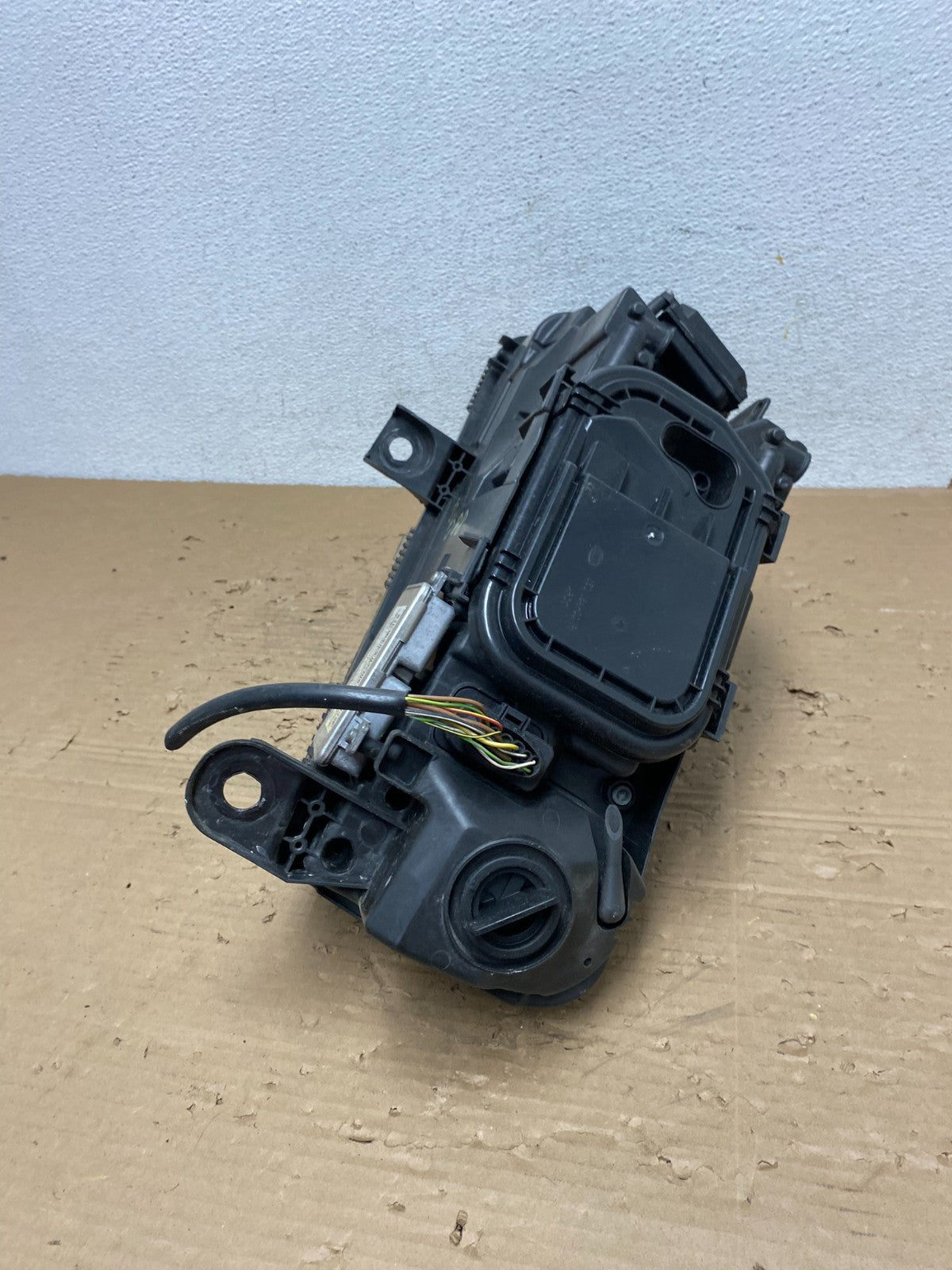 2009-2011 Audi A6 Right Passenger RH Side Headlight Xenon HID AD4388 DW5