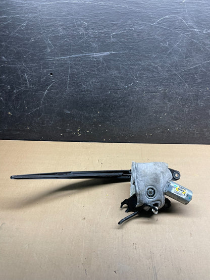 2013-2016 Nissan Pathfinder Back Door Rear Wiper Motor Wiper Blade W4330 DG5