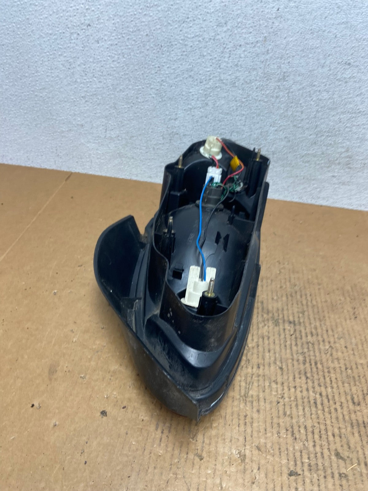 1999 2000 Hyundai Elantra Sedan Left Driver LH Tail Light AE0623 LK4