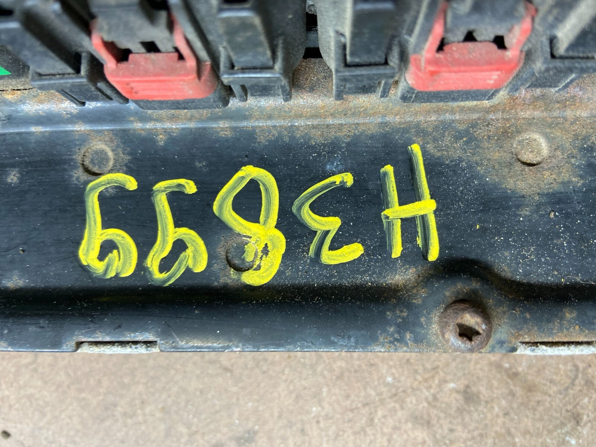 2005 Chrysler Pacifica Engine Control ECM P04748352AD H3899 PS3