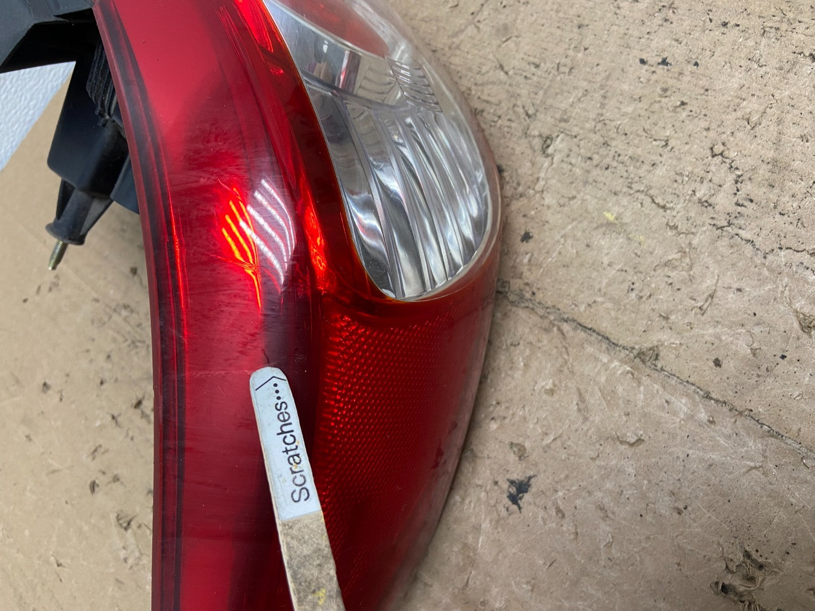 2010 to 2012 Hyundai Santa Fe Left Driver Side Tail Light AC7403 DW3