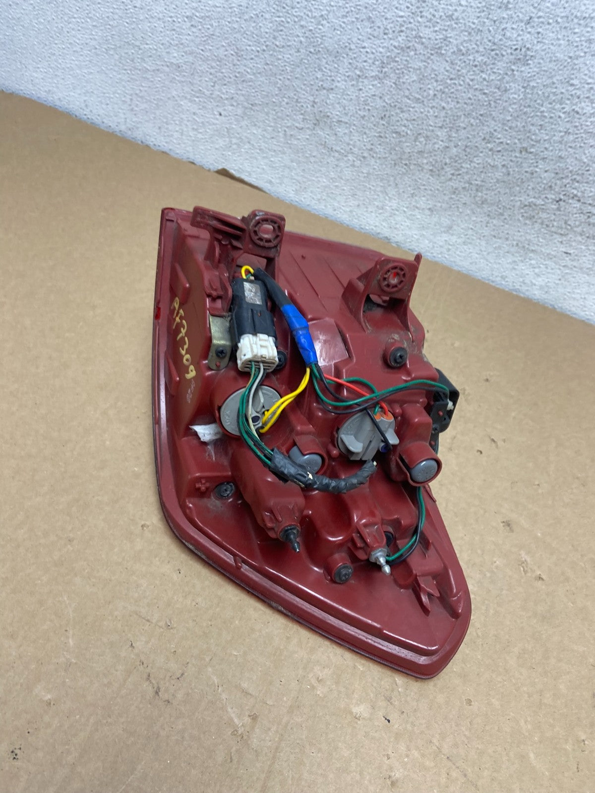 2016 to 2018 Kia Sedona Left Driver Side Tail Light AF7309 DW6