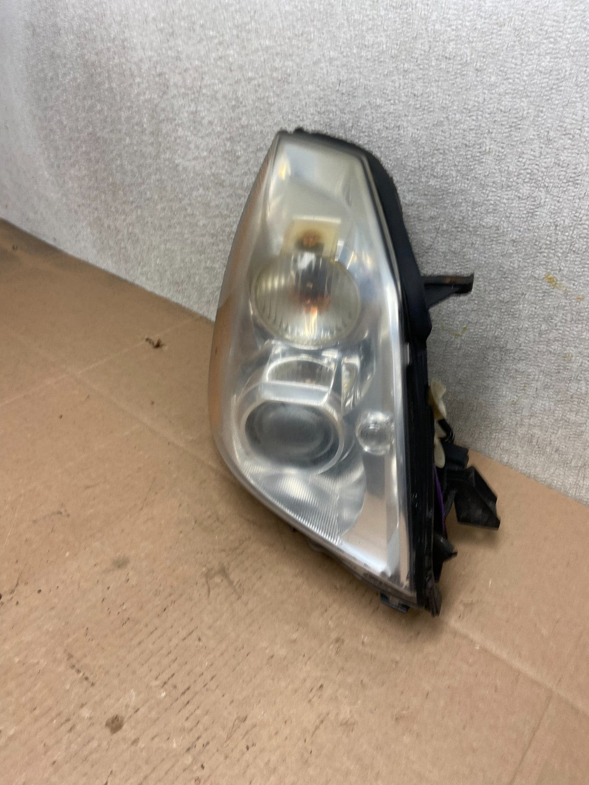 2006 to 2011 Cadillac DTS Right Passenger RH Side Xenon Hid Headlight OEM Y10061