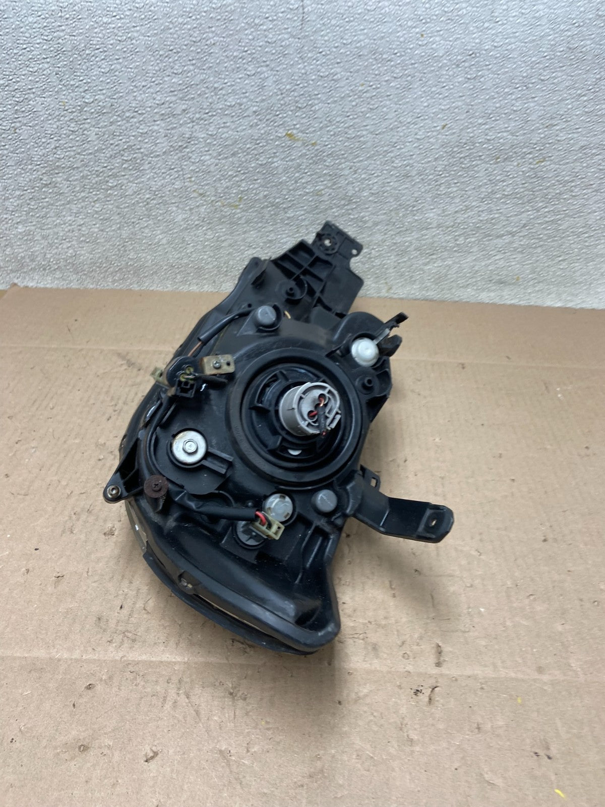 2003-2004 Mitsubishi Outlander Right Passenger Headlight Oem Z4075 DG6