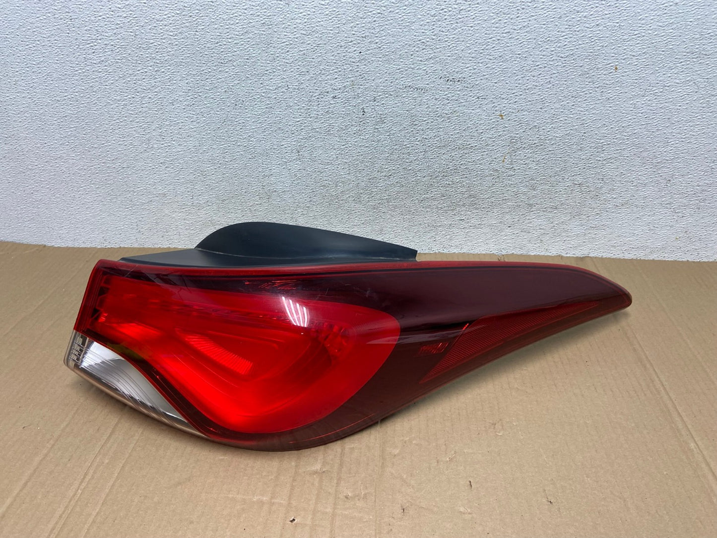 2014 2015 2016 Hyundai Elantra Sedan Right Passenger RH Tail Light AE8912 LK0