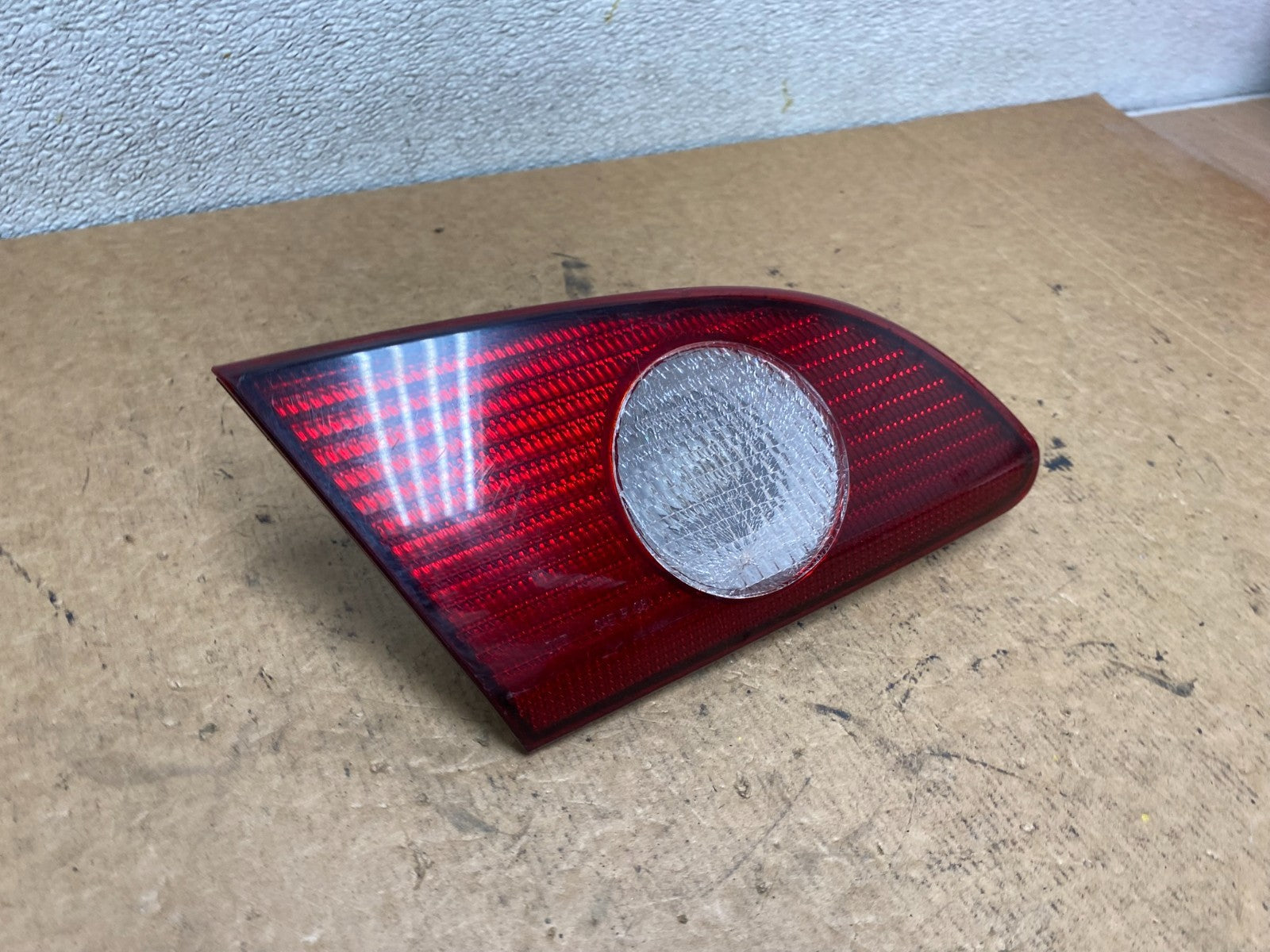 2001 2002 Toyota Corolla Left Driver LH Side Inner Tail light OEM S7118 DW2