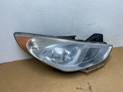 2011 - 2015 Hyundai Sonata Hybrid Right Passenger Halogen Headlight AD2682 DW0