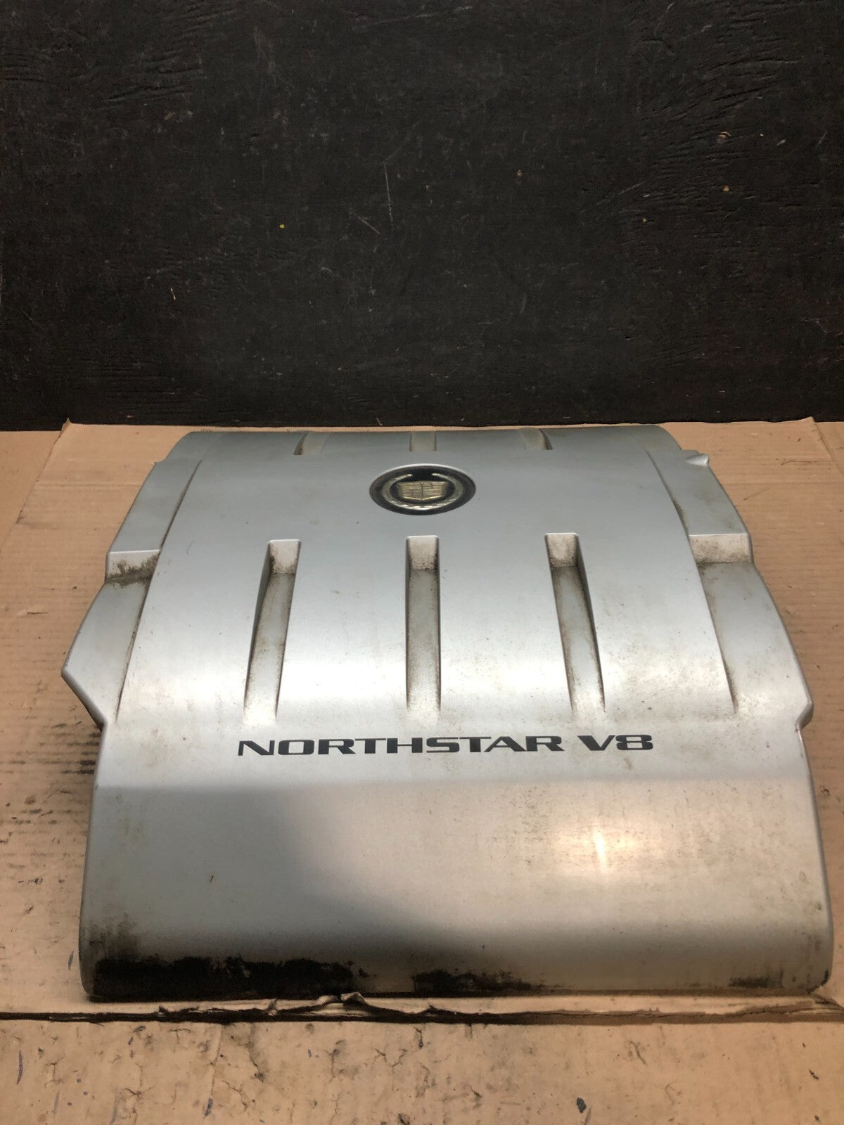 1997 to 2004 Cadillac Deville Seville Northstar Engine Motor Cover G8558 PS0