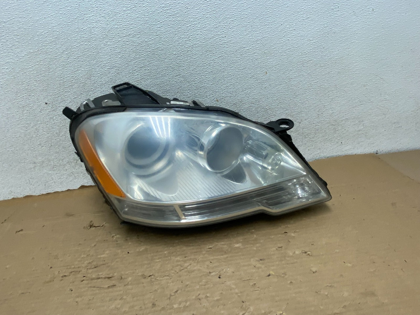 Halogen 2009-2011 Mercedes-Benz ML Class Right Passenger Headlight AG8275 DW0
