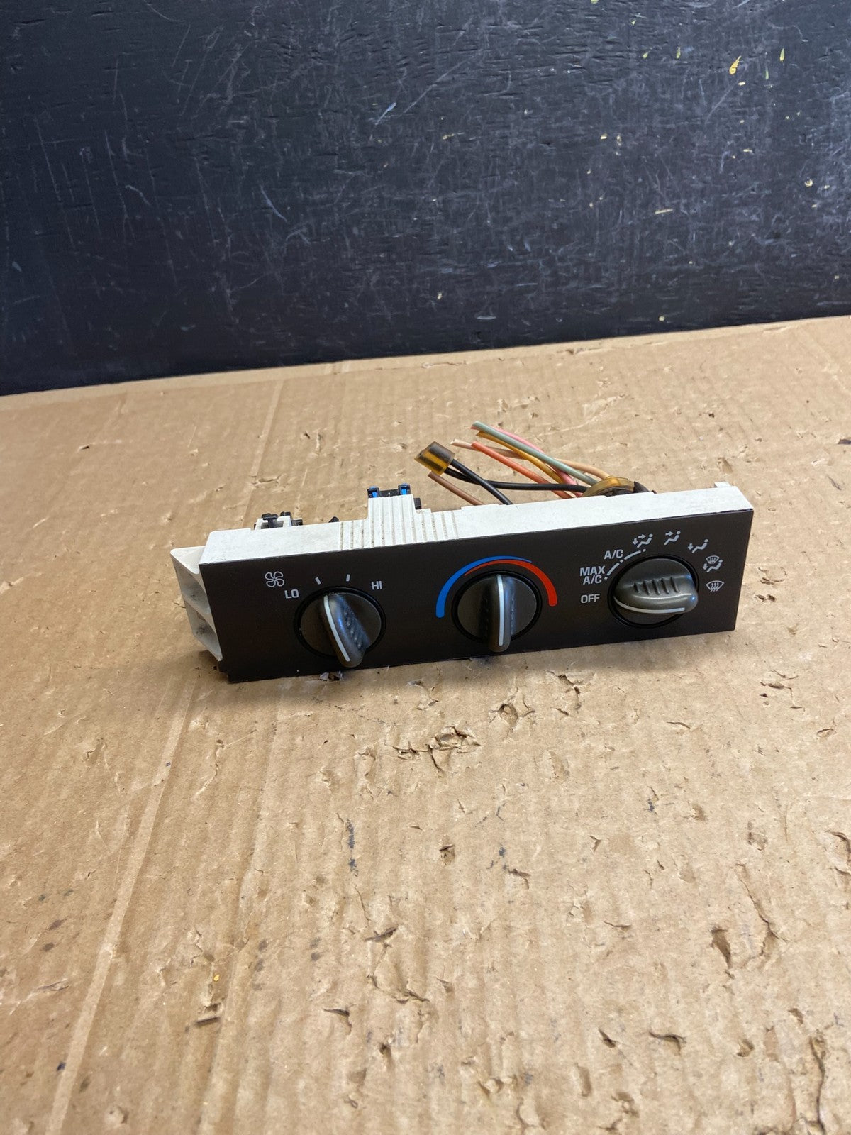 2001 - 2007 GMC Chevrolet Express 1500 Climate Control A/C AD6844 DG0
