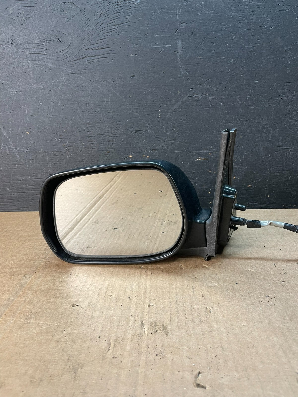 2004 to 2005 Toyota RAV4 Left Driver LH Side View Door Mirror AE8470 DW8